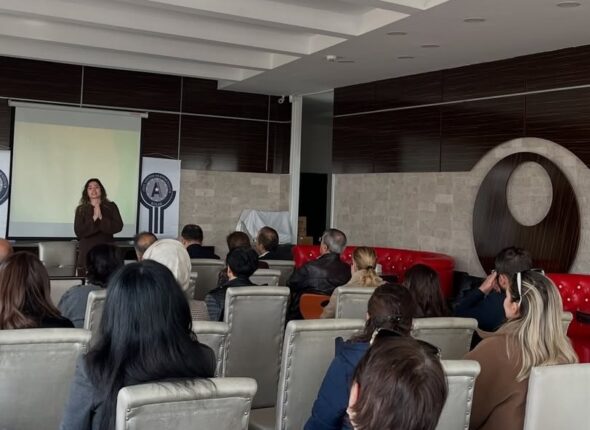 VELİ TOPLANTIMIZ “Çocuğuma Nasıl Bir Ebeveyn Olmalıyım Zor Konuları Nasıl Aşabiliriz” başlıklı p kopyası